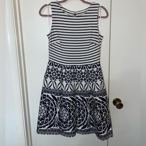 GUC Taylor Sleeveless Knee Length Dress